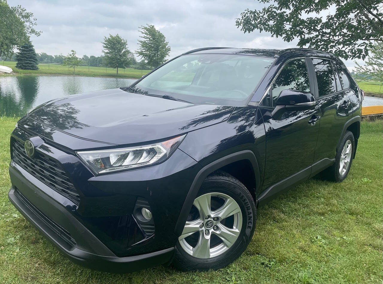 Used 2019 Toyota RAV4 XLE w/ Convenience Package AWD/4WD image 1