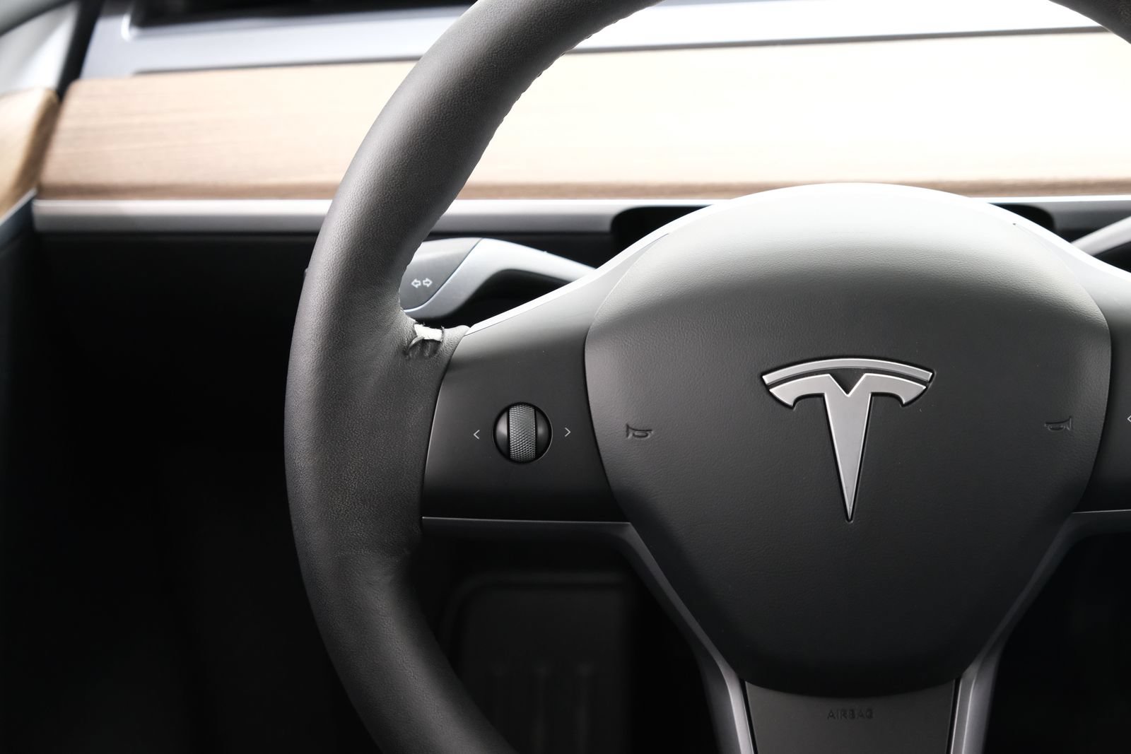 Used 2024 Tesla Model Y Long Range AWD/4WD image 13