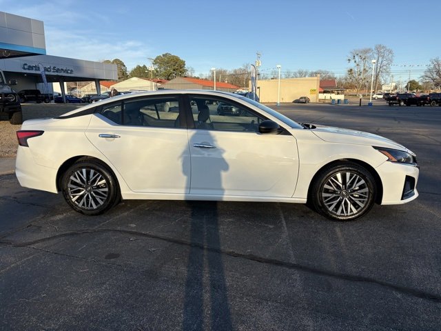 Used 2025 Nissan Altima 2.5 SV image 4