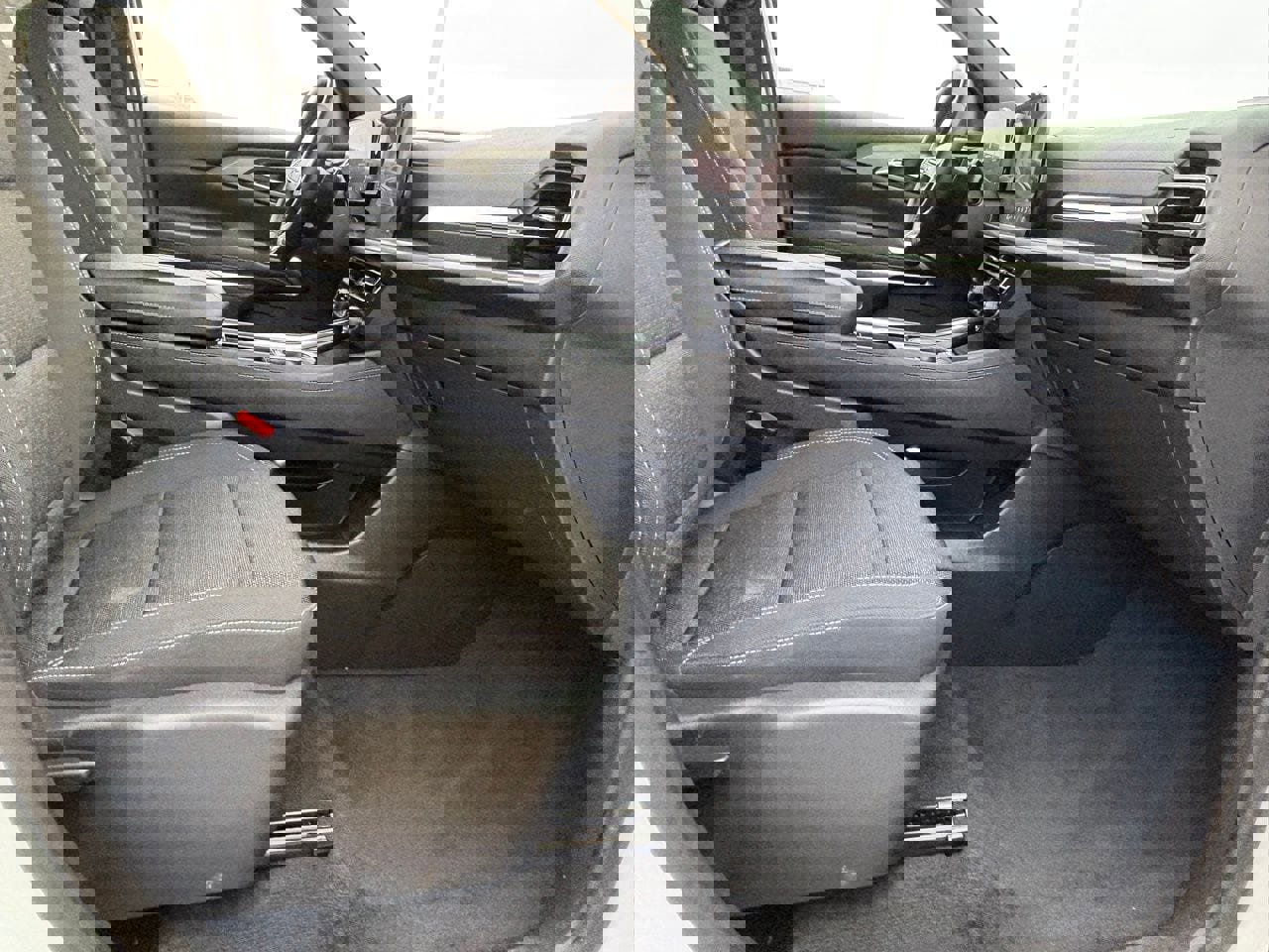 Used 2025 Chevrolet Traverse LT image 33