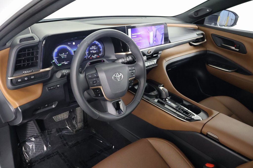 Used 2025 Toyota Crown Signia w/ Advanced Technology Package AWD/4WD image 7