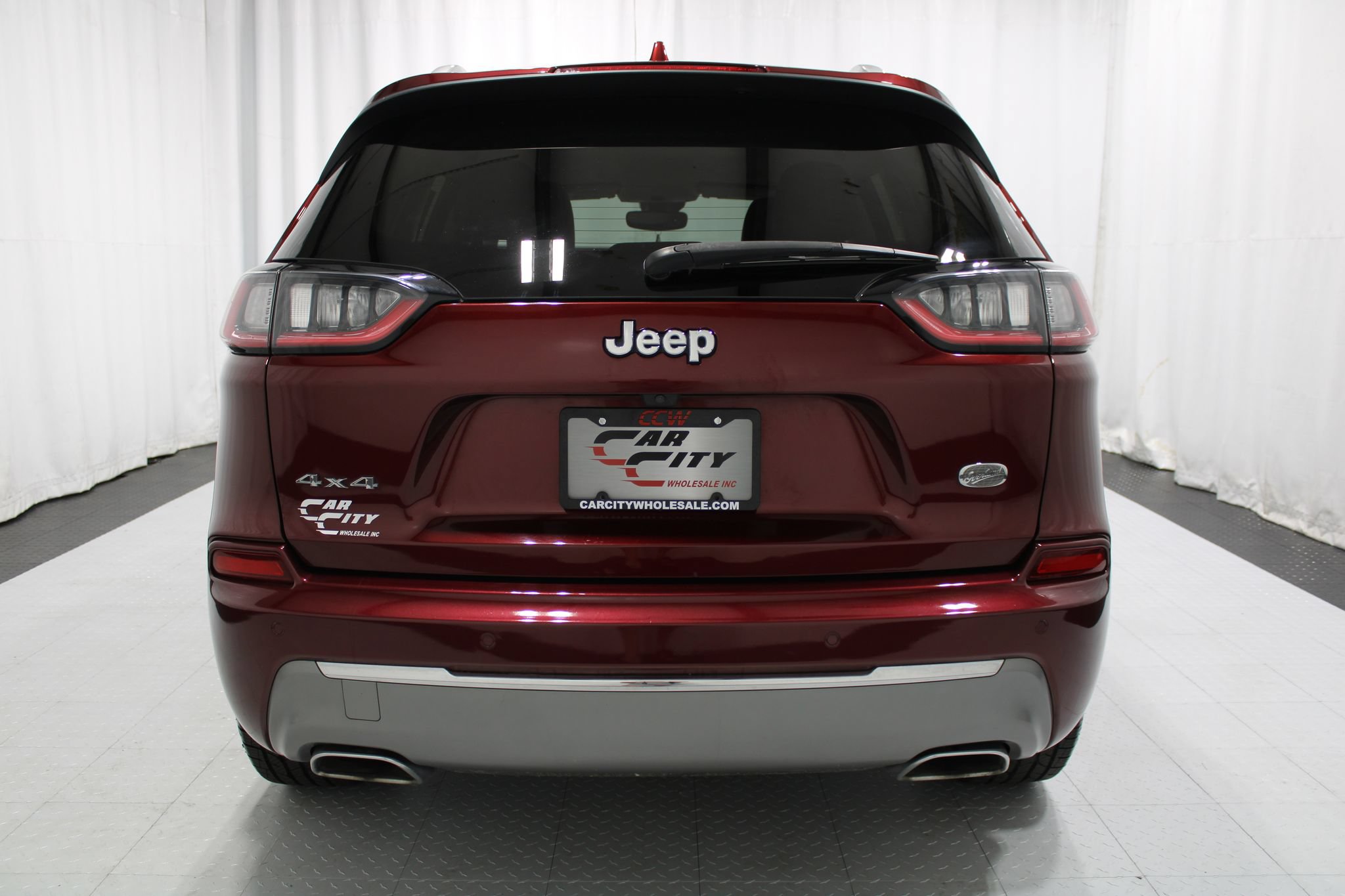 Used 2019 Jeep Cherokee Overland w/ Technology Group AWD/4WD image 7