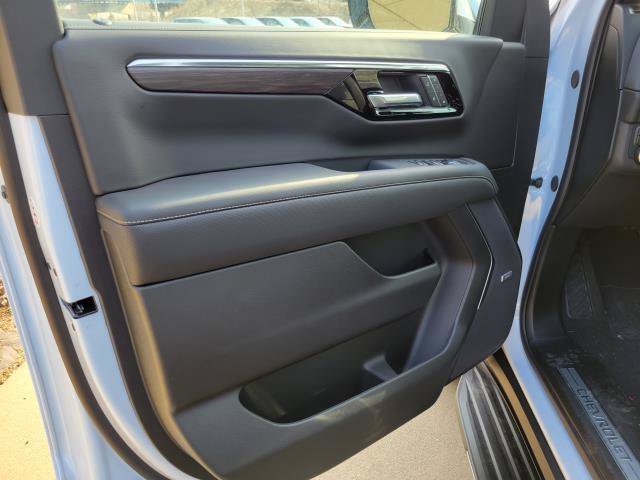 New 2026 Chevrolet Suburban Premier AWD/4WD image 6