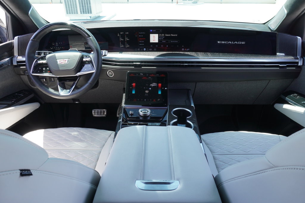 Certified 2025 Cadillac Escalade ESV V AWD/4WD image 15