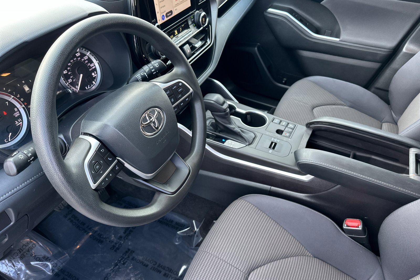 Used 2023 Toyota Highlander L image 13