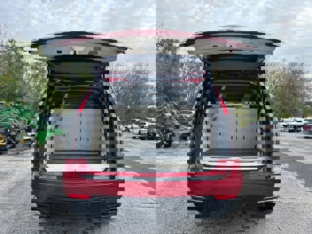 Used 2023 Cadillac Escalade Sport Platinum w/ LPO, ONYX Package image 19