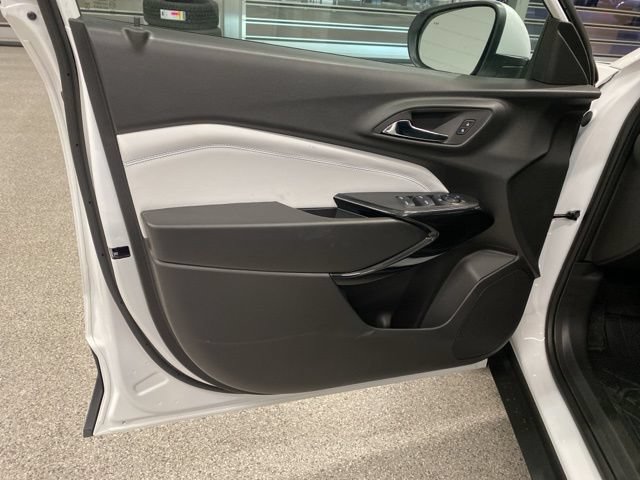 New 2026 Chevrolet Trax LT w/ Driver Confidence Package FWD image 25