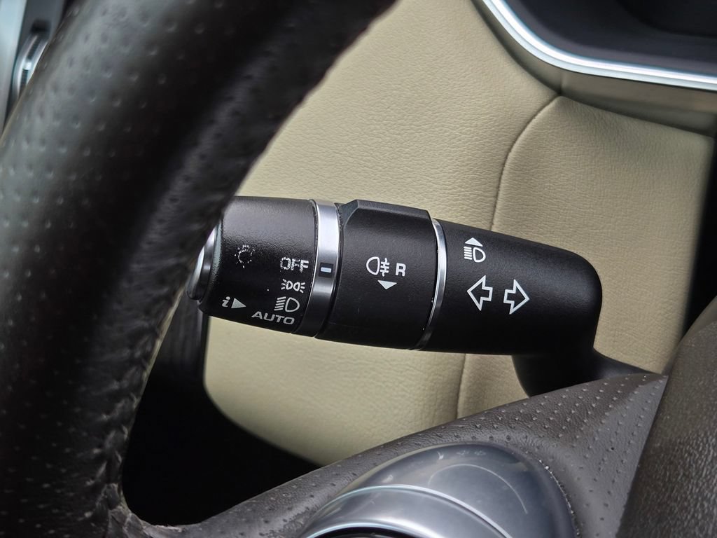 Used 2019 Land Rover Range Rover Sport SE AWD/4WD image 25