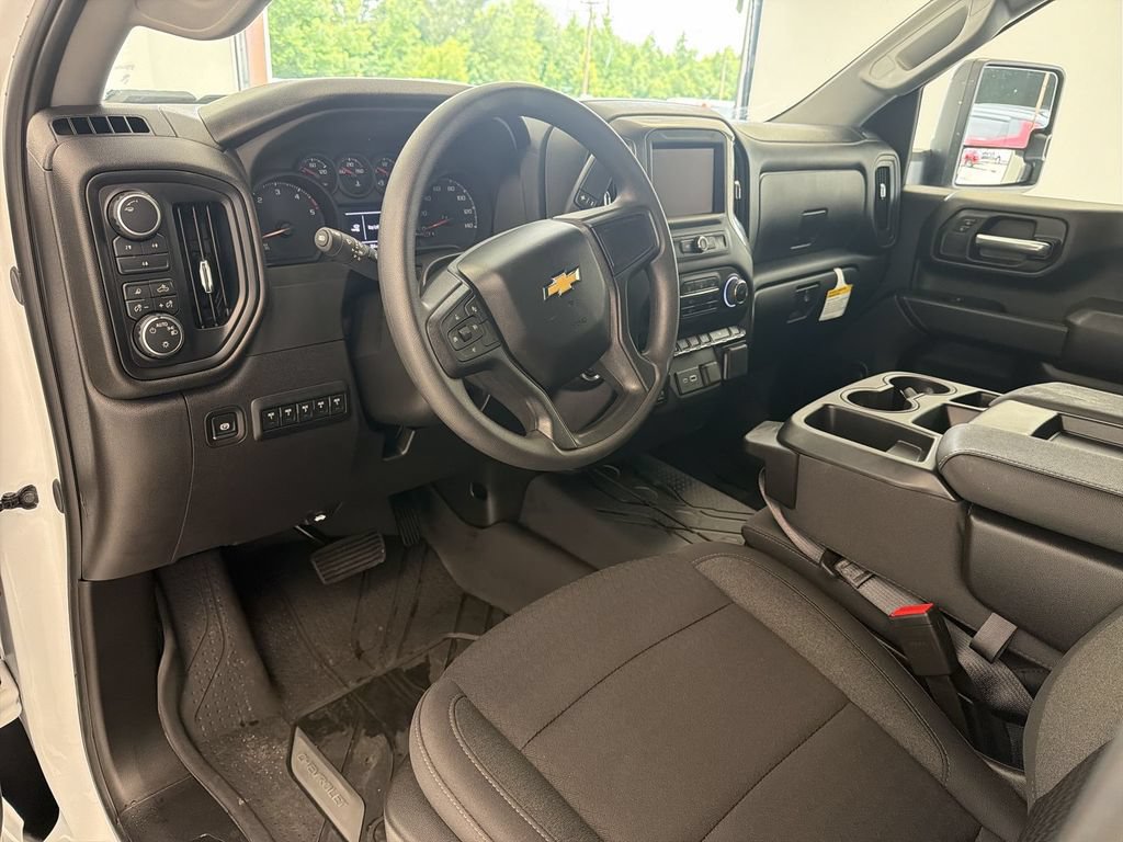 Used 2025 Chevrolet Silverado 2500 Custom w/ Custom Value Package AWD/4WD image 10