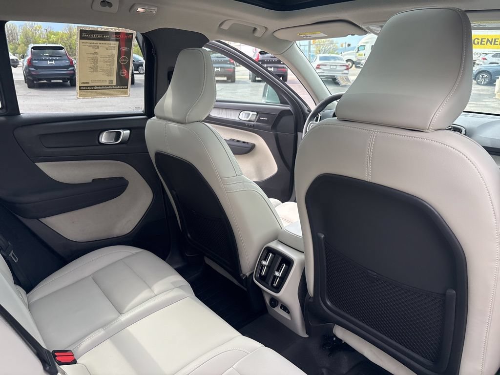 Certified 2024 Volvo XC40 B5 Plus w/ Climate Package AWD/4WD image 47
