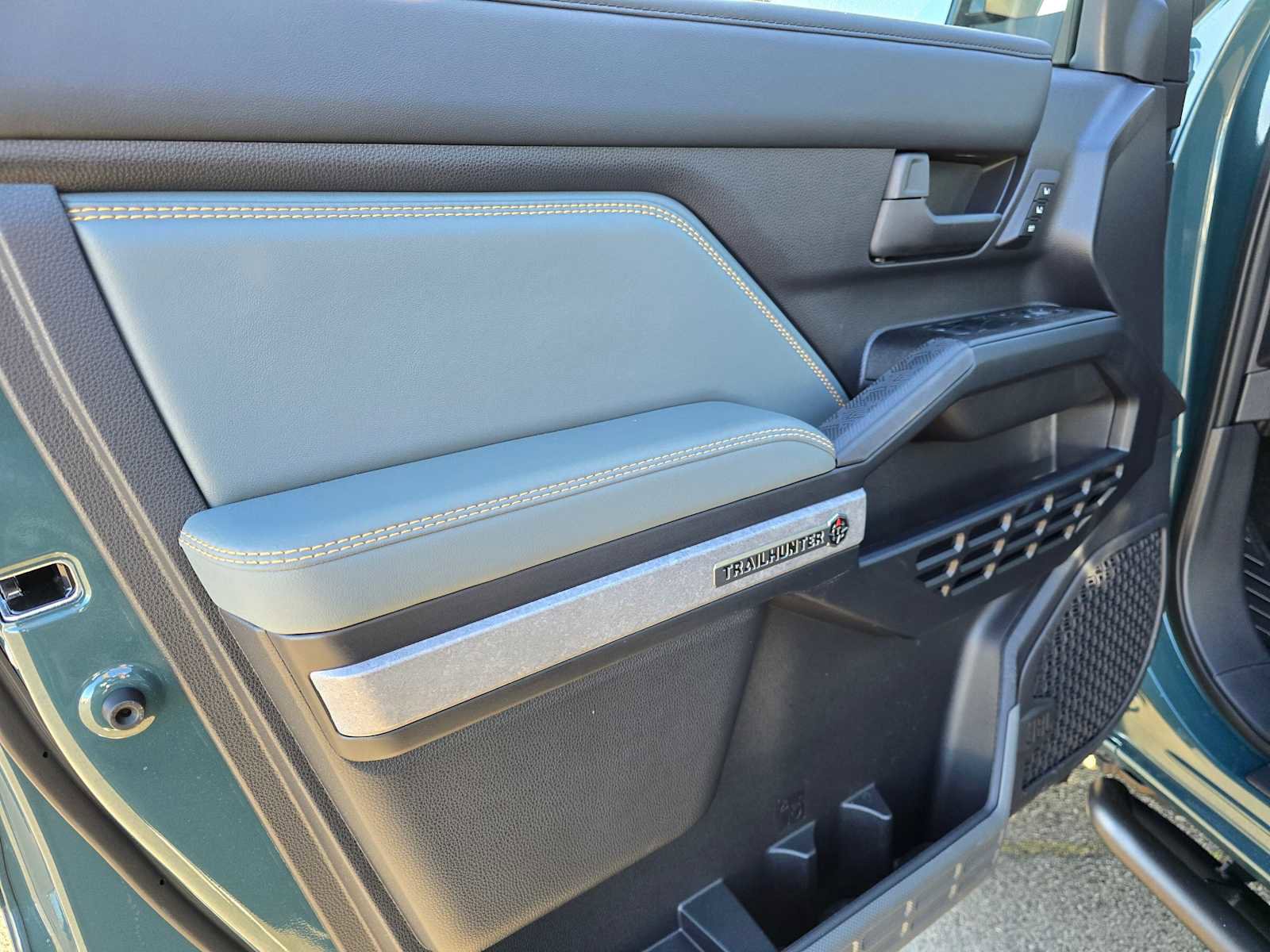 Certified 2025 Toyota 4Runner Trailhunter image 19