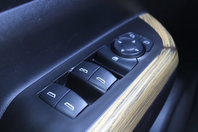 Used 2017 GMC Acadia Denali w/ Technology Package AWD/4WD image 30