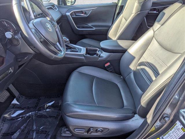 Used 2020 Toyota RAV4 Limited image 15