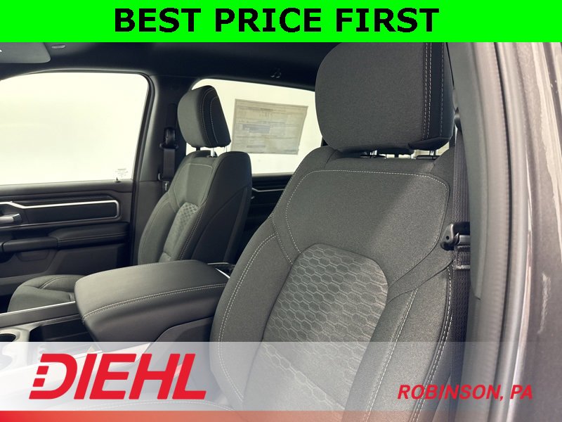 New 2026 RAM 1500 4x4 Crew Cab image 19
