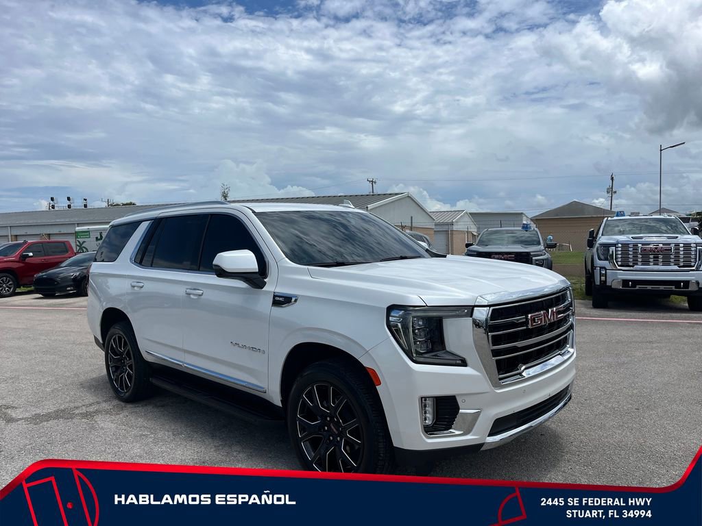 Used 2024 GMC Yukon SLT w/ SLT Luxury Package AWD/4WD image 2