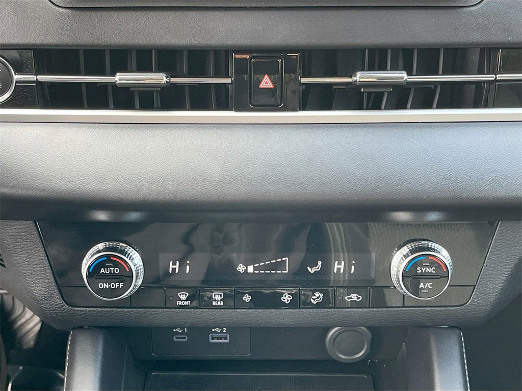 Used 2024 Mitsubishi Outlander ES image 15