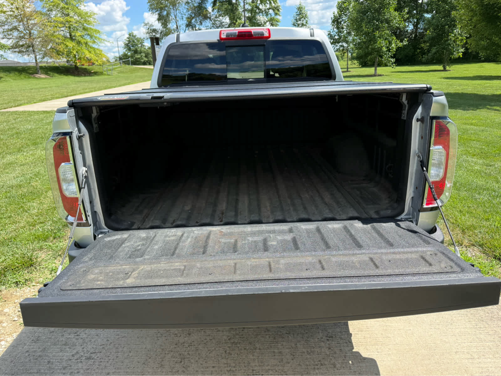 Used 2017 GMC Canyon SLT w/ Driver Alert Package AWD/4WD image 6