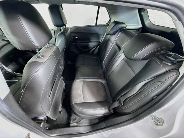 Used 2020 Chevrolet Trax LT w/ Sun & Sound Package FWD image 25