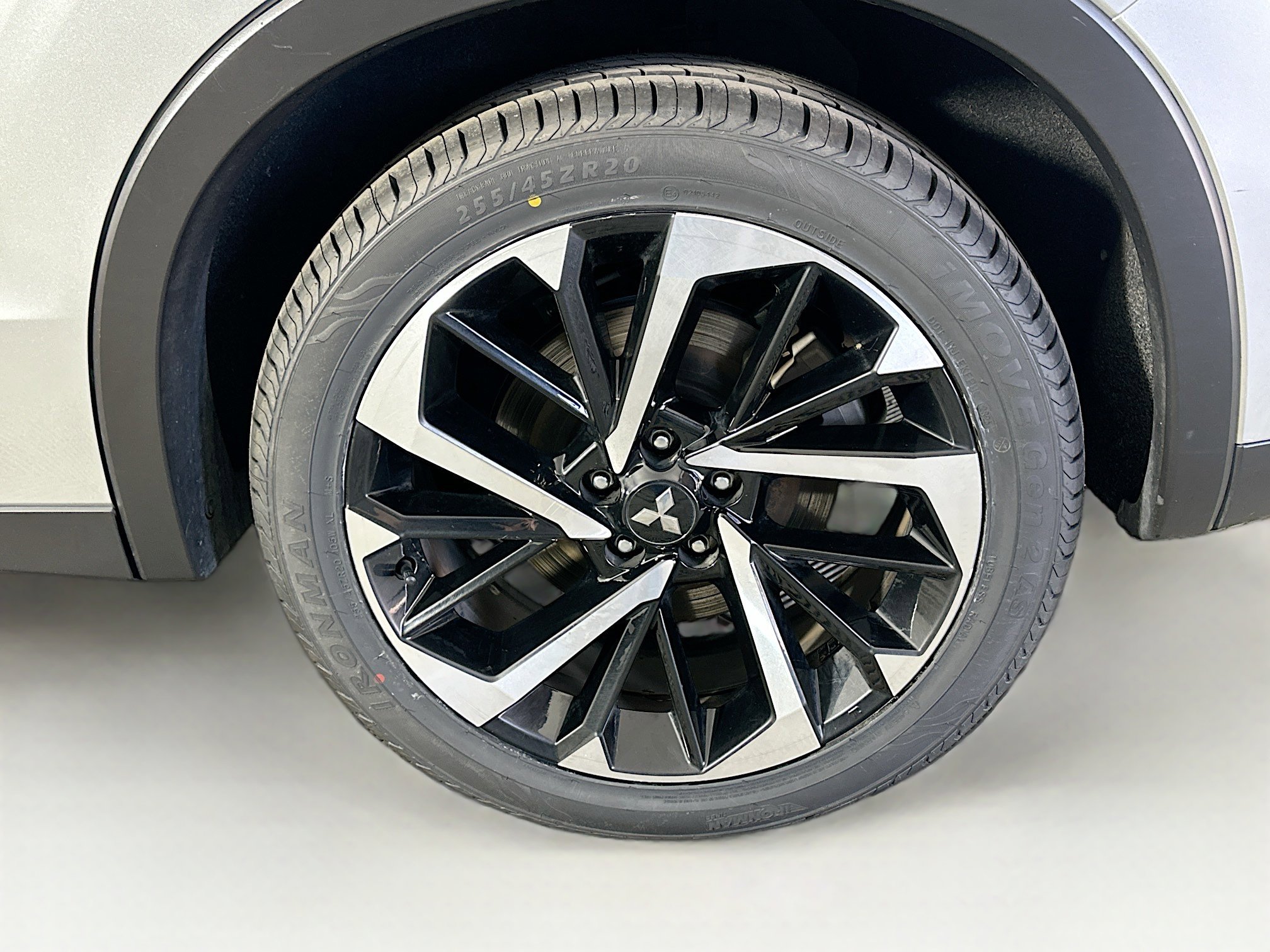 Used 2024 Mitsubishi Outlander SE image 11