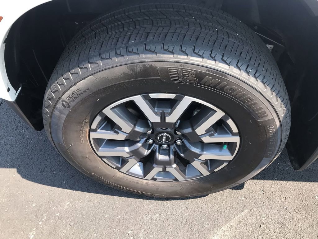 Used 2022 Nissan Frontier SV w/ Technology Package image 10