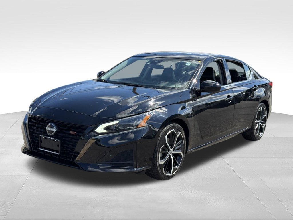Used 2024 Nissan Altima 2.5 SR FWD image 3