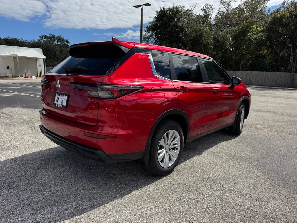 New 2025 Mitsubishi Outlander ES image 8