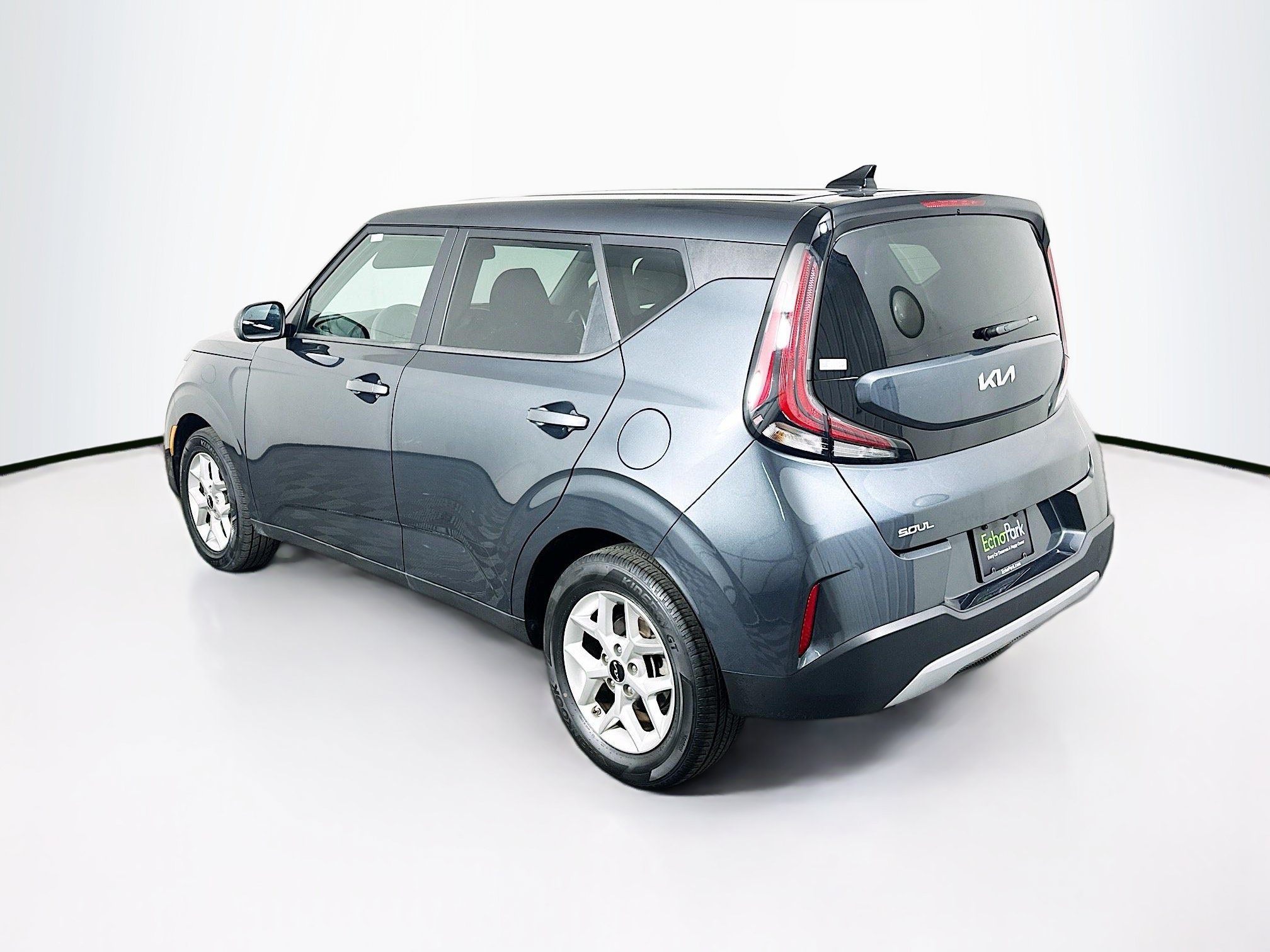 Used 2025 Kia Soul LX w/ LX Technology Package FWD image 5