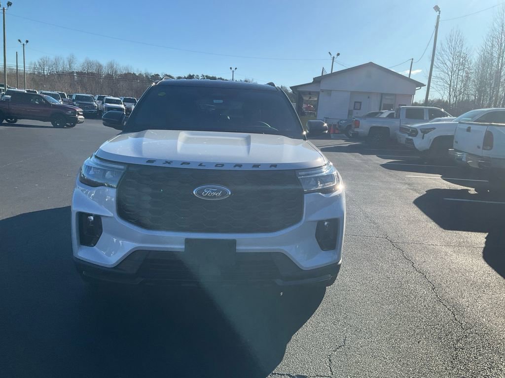 New 2026 Ford Explorer ST-Line w/ ST-Line Street Pack image 2