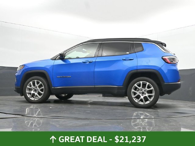 Used 2025 Jeep Compass Limited AWD/4WD image 52