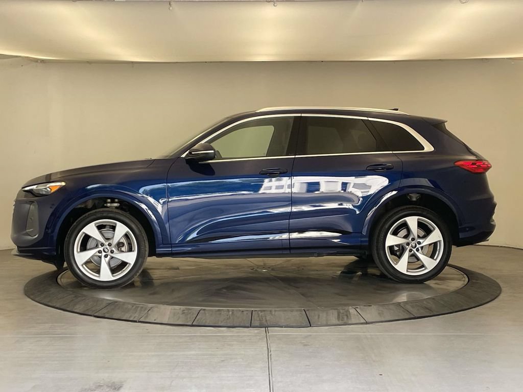 Certified 2025 Audi Q5 Premium Plus w/ Premium Plus AWD/4WD image 2
