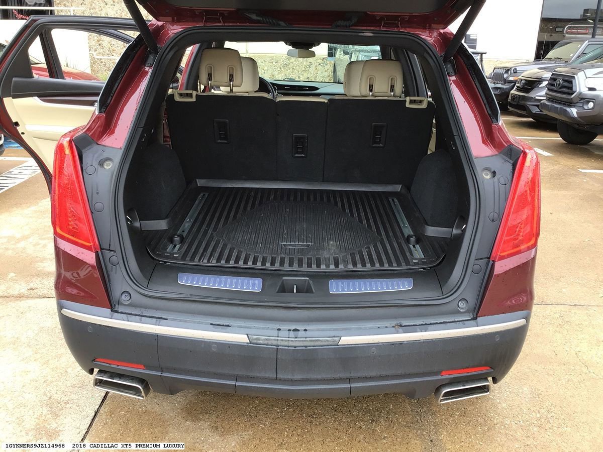 Used 2018 Cadillac XT5 Premium Luxury FWD image 18
