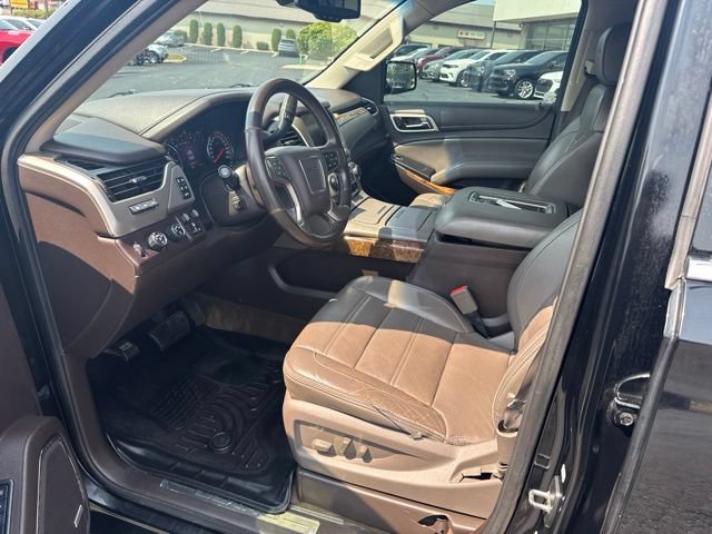 Used 2015 GMC Yukon XL Denali w/ Touring Package AWD/4WD image 10