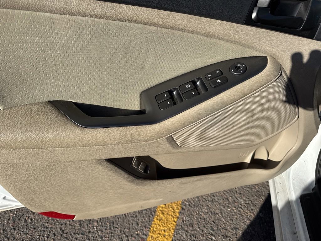 Used 2015 Kia Optima LX FWD image 14