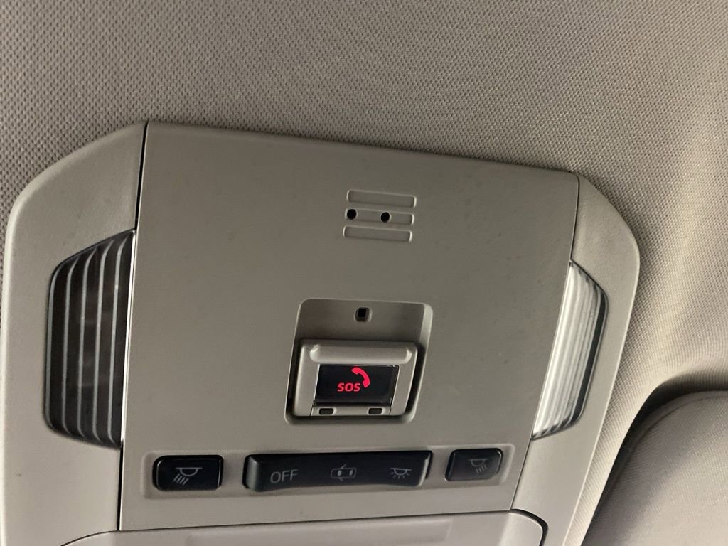 Used 2020 Toyota Highlander LE AWD/4WD image 41