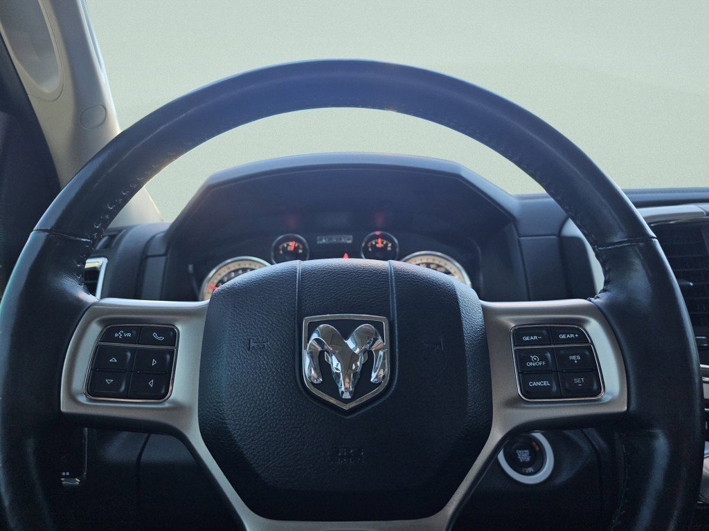 Used 2017 RAM 1500 Laramie image 29