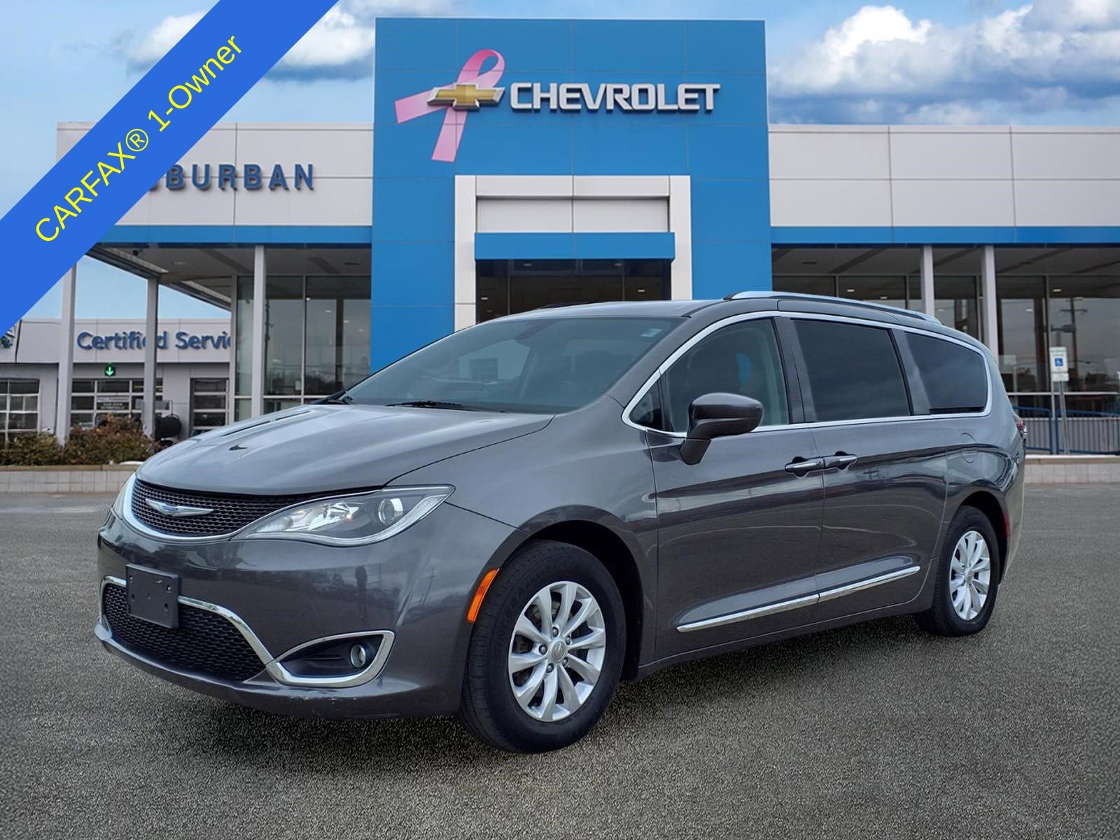 Used 2018 Chrysler Pacifica Touring-L FWD image 1