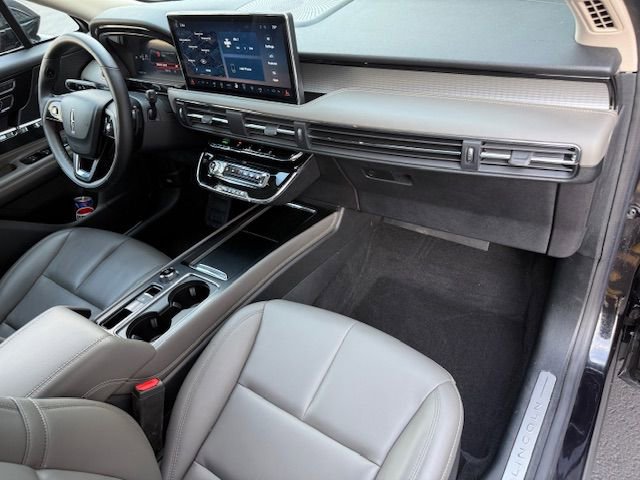 Used 2024 Lincoln Corsair AWD image 15
