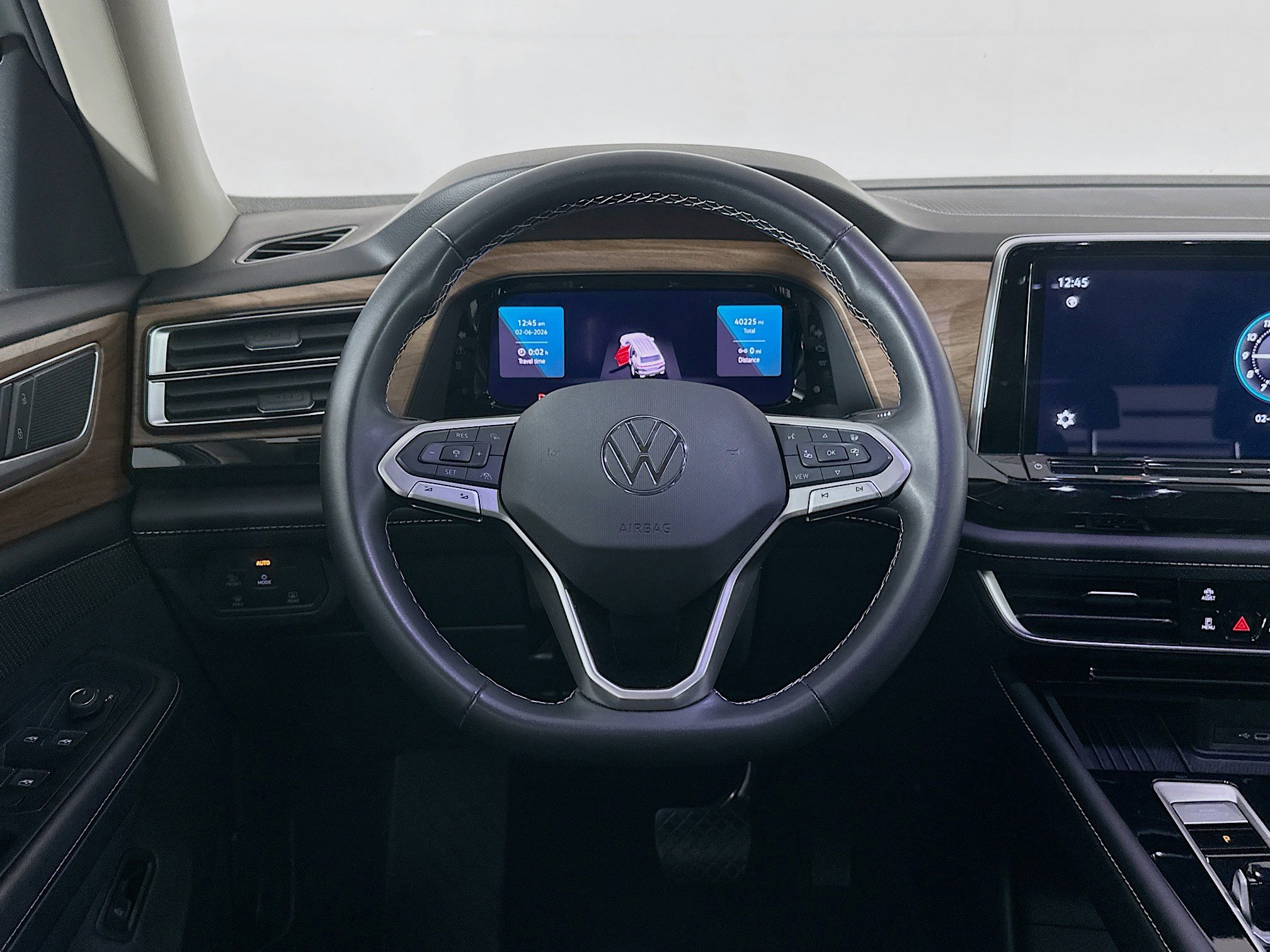 Used 2025 Volkswagen Atlas SE image 18