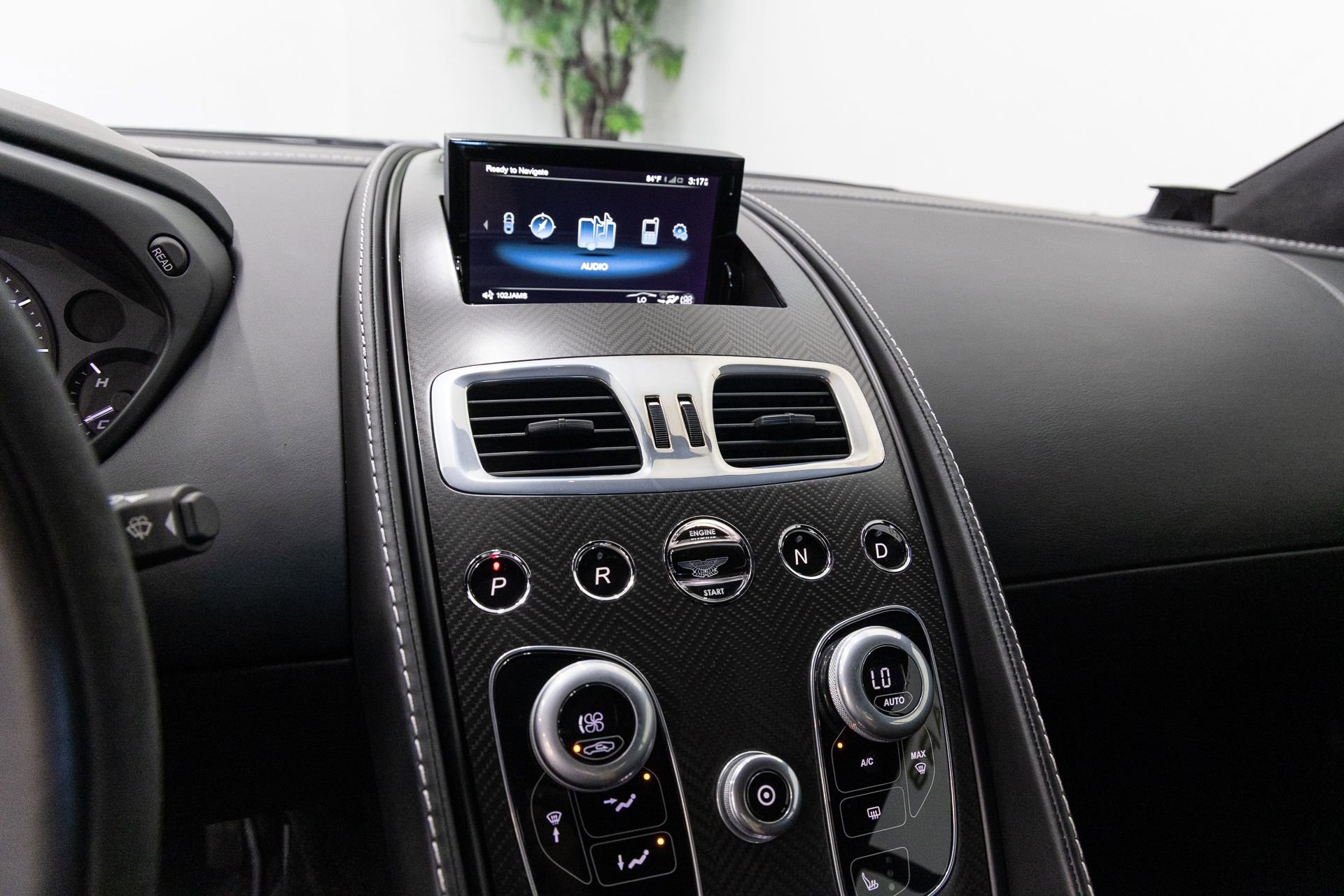 Used 2015 Aston Martin Vanquish Coupe RWD image 18