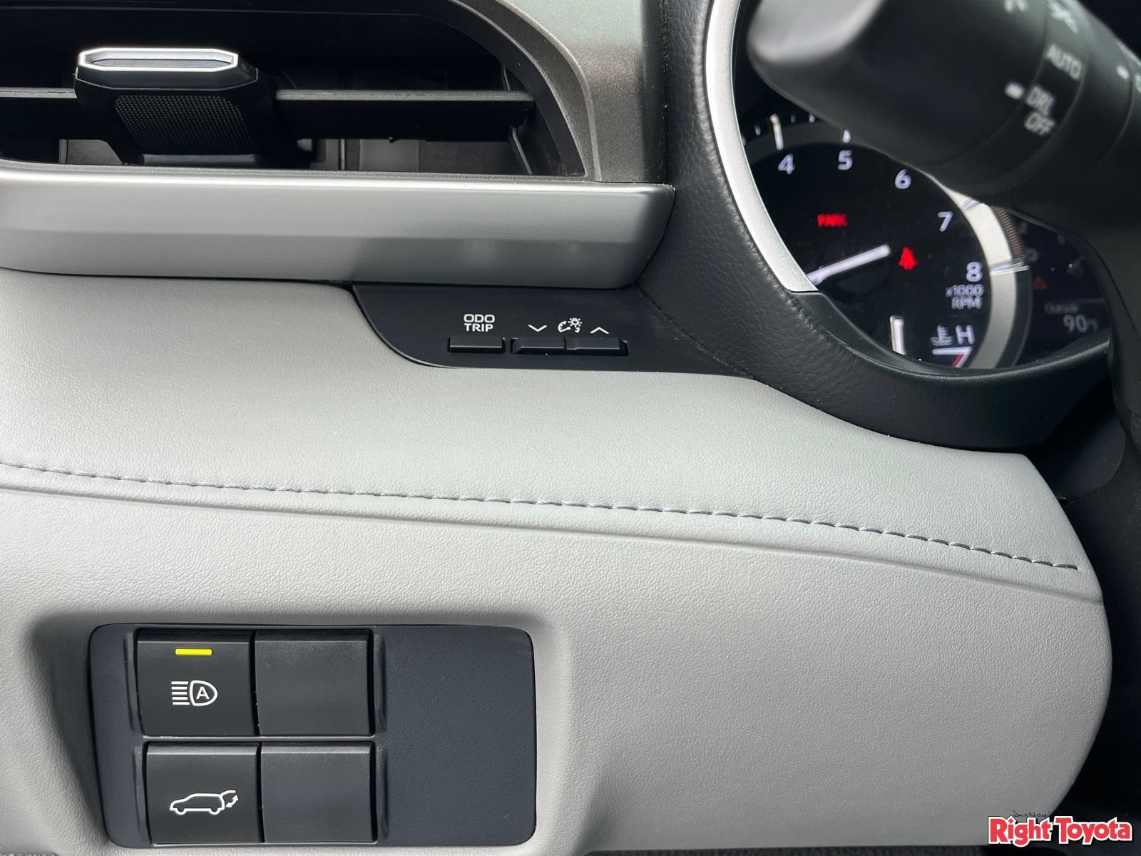 Certified 2021 Toyota Highlander XLE FWD image 33