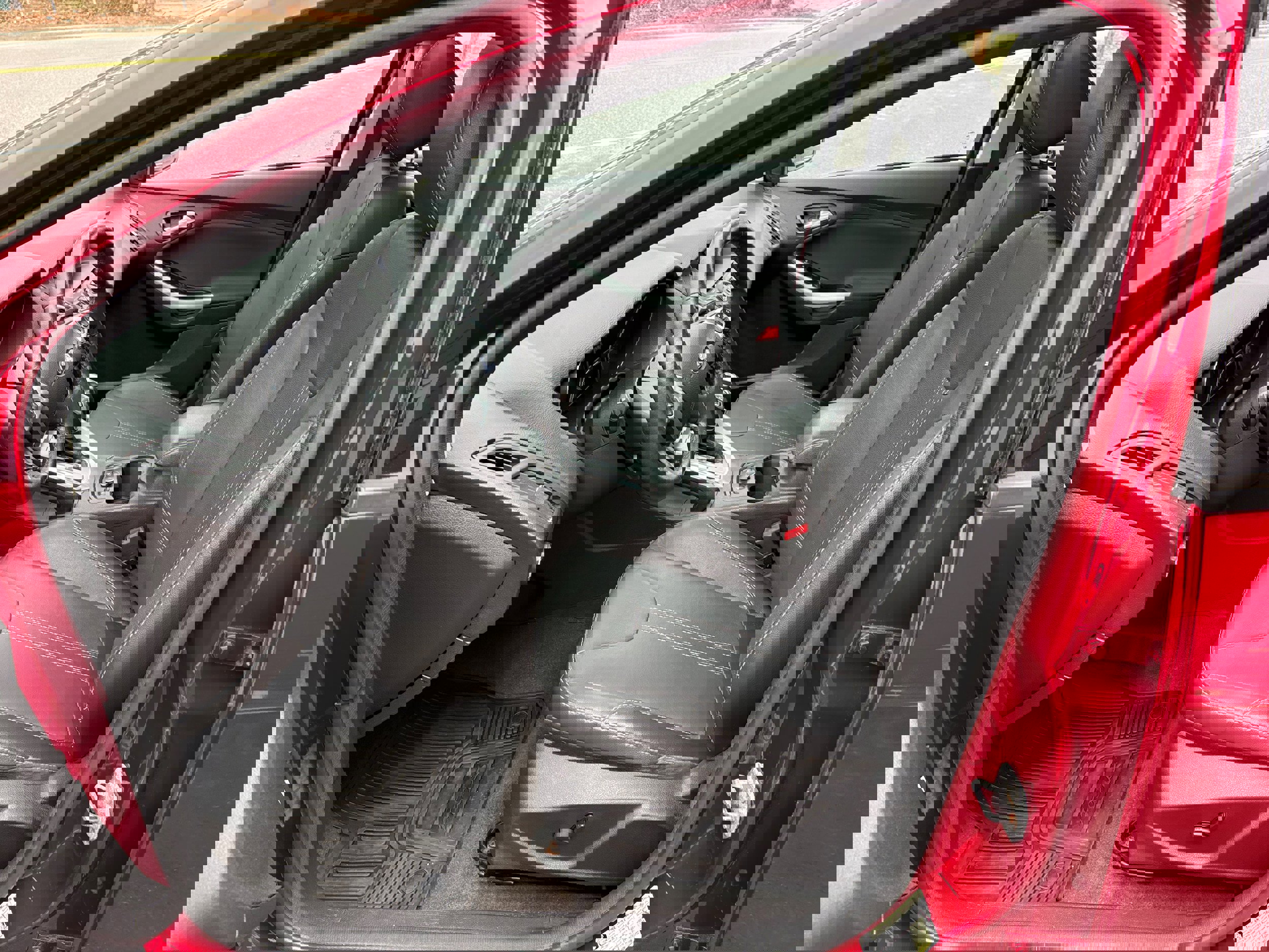 Used 2014 Ford Focus SE w/ Equipment Group 201A image 9