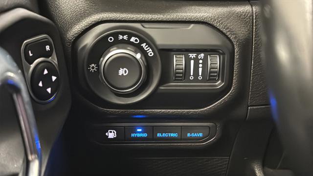 Used 2022 Jeep Wrangler Unlimited Sahara w/ Cold Weather Group image 24