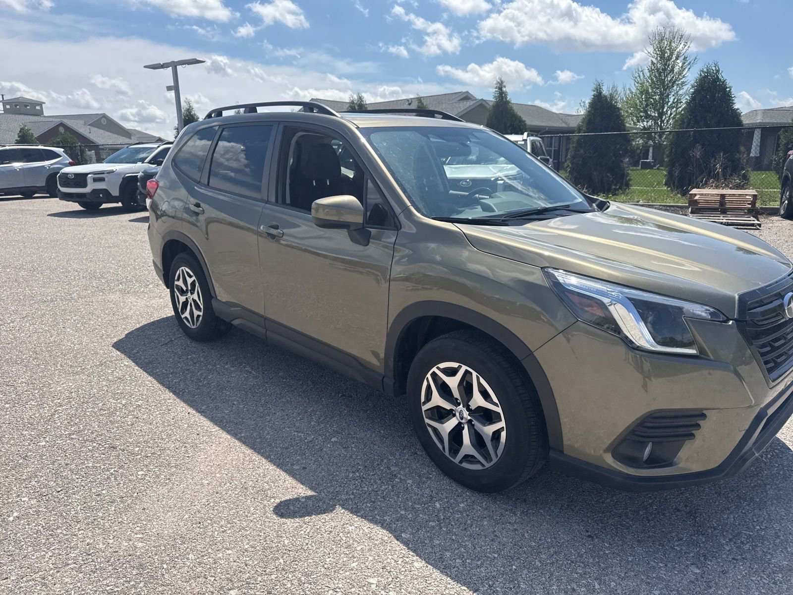 Certified 2023 Subaru Forester Premium AWD/4WD image 3