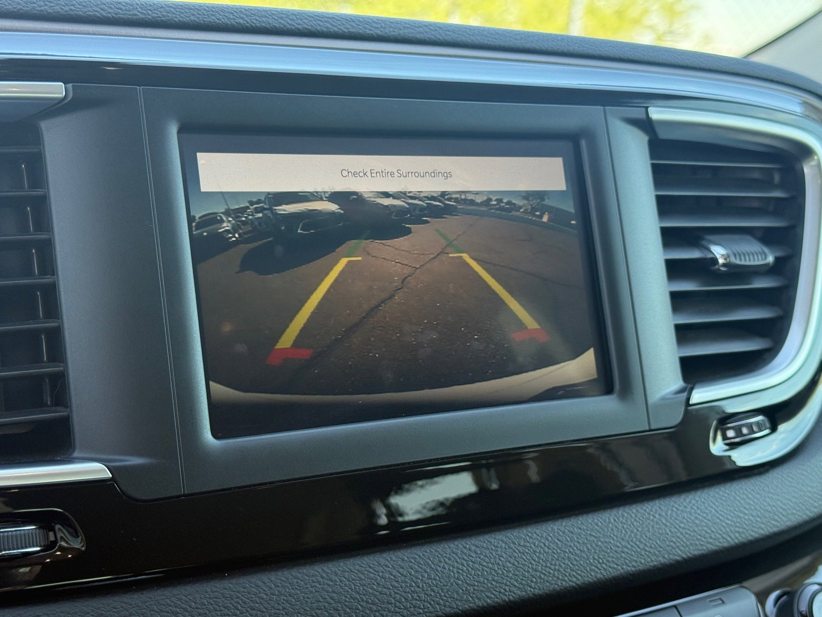 Used 2022 Chrysler Voyager LX image 18