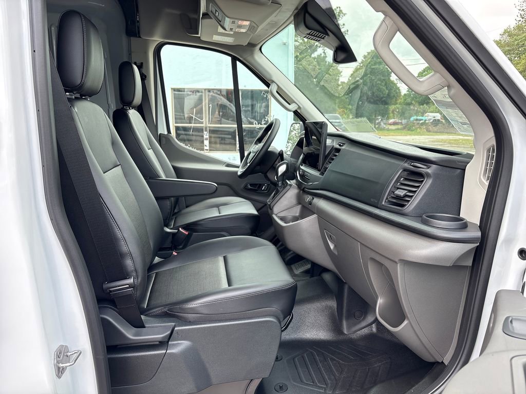 New 2026 Ford Transit 250 148 Medium Roof RWD image 5
