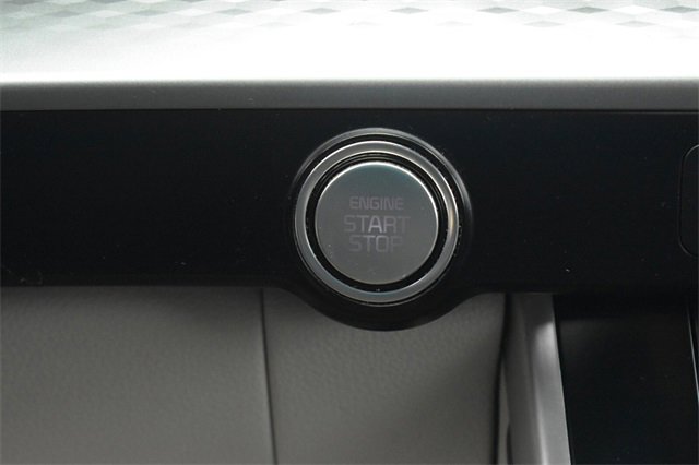 Certified 2023 Kia Carnival LX image 24