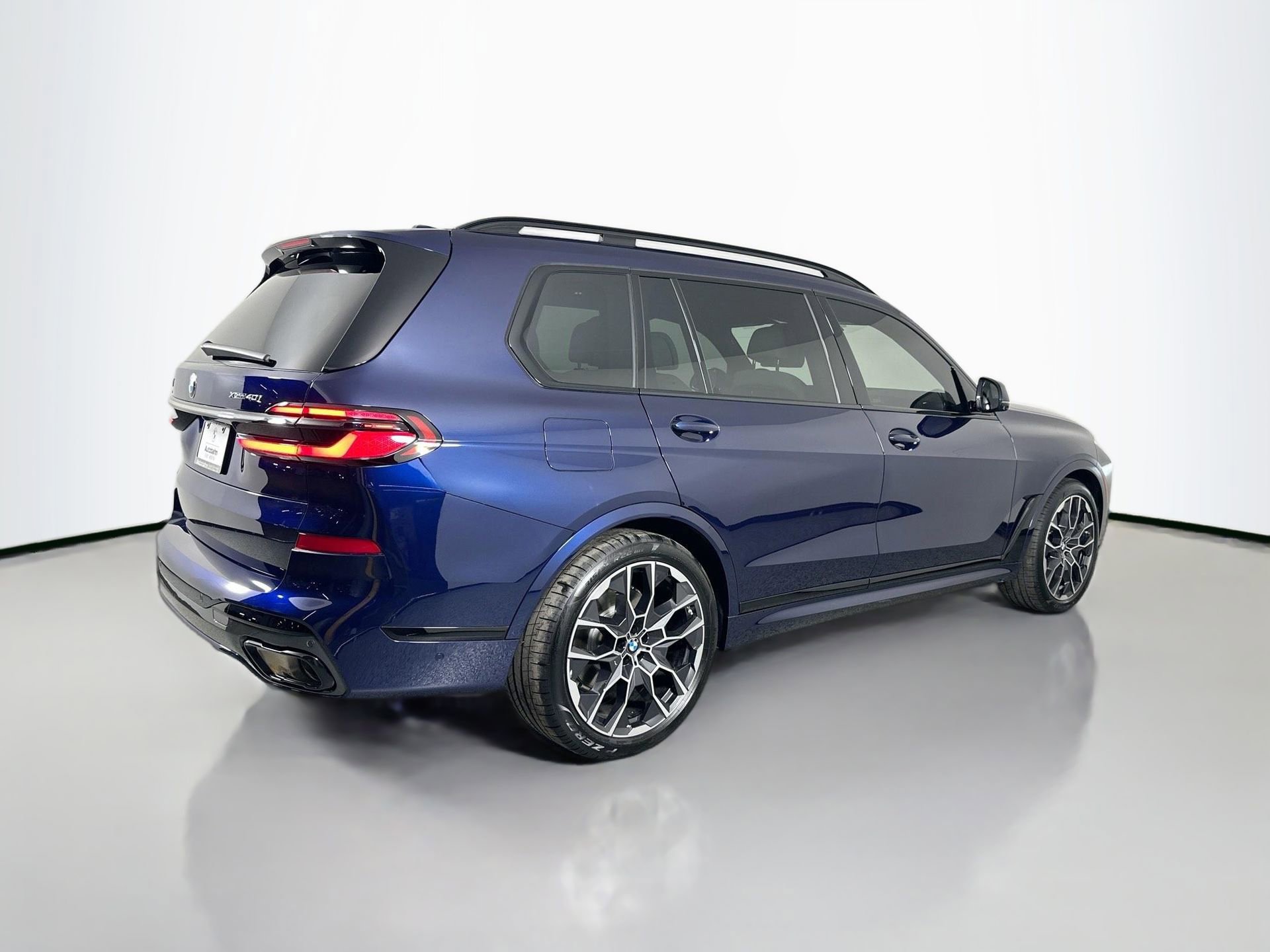 New 2026 BMW X7 xDrive40i w/ M Sport Package image 5