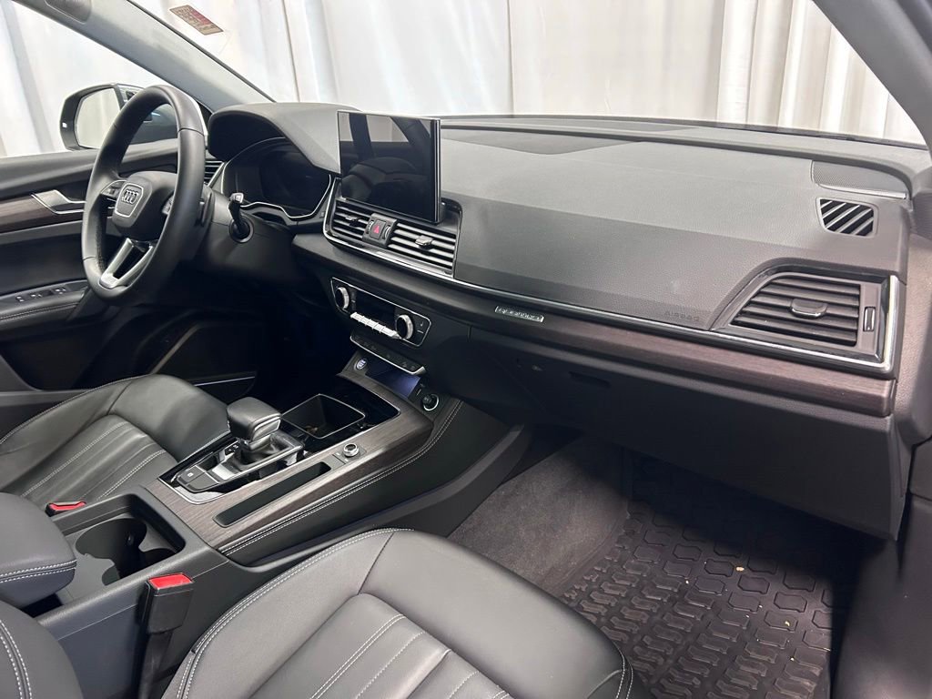 Used 2023 Audi Q5 2.0T Premium Plus w/ Premium Plus Package AWD/4WD image 24