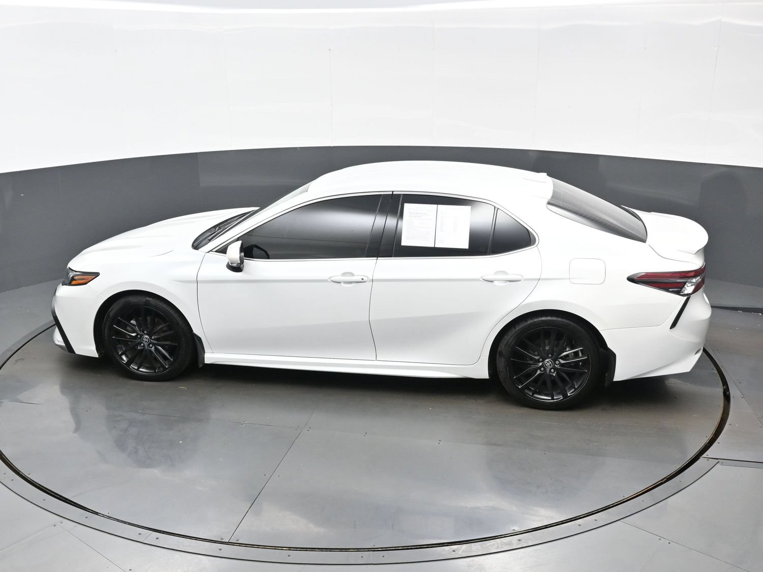 Used 2022 Toyota Camry XSE w/ Cold Weather Package FWD image 39