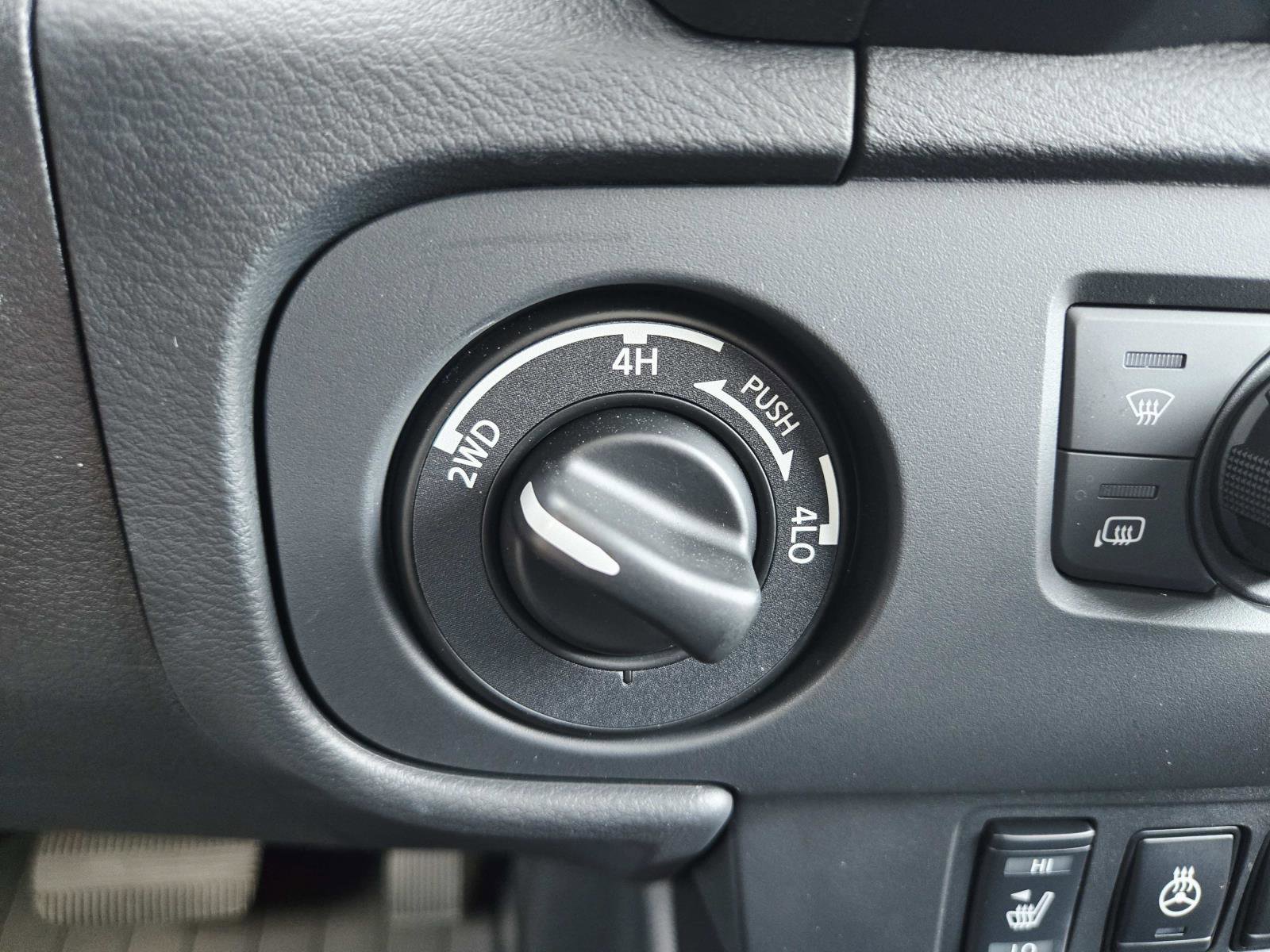 Used 2025 Nissan Frontier PRO-4X w/ Pro Convenience Package AWD/4WD image 34